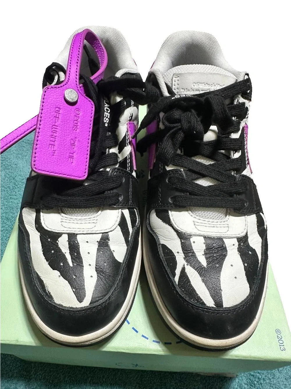 Off-White Zebra Print Out Of Office Low-Top Sneakers Multi Womens